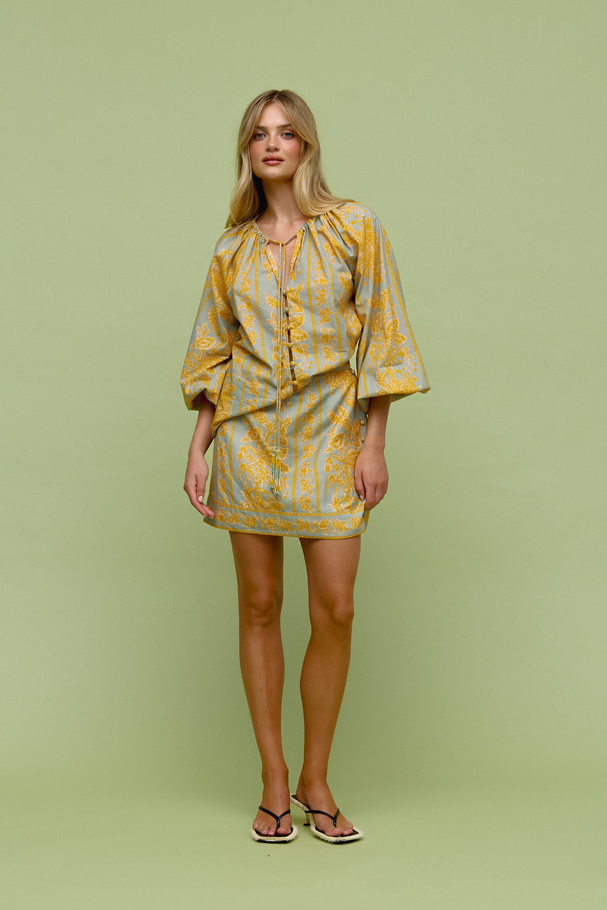 TALK TO THE BACKHAND. Skirt.