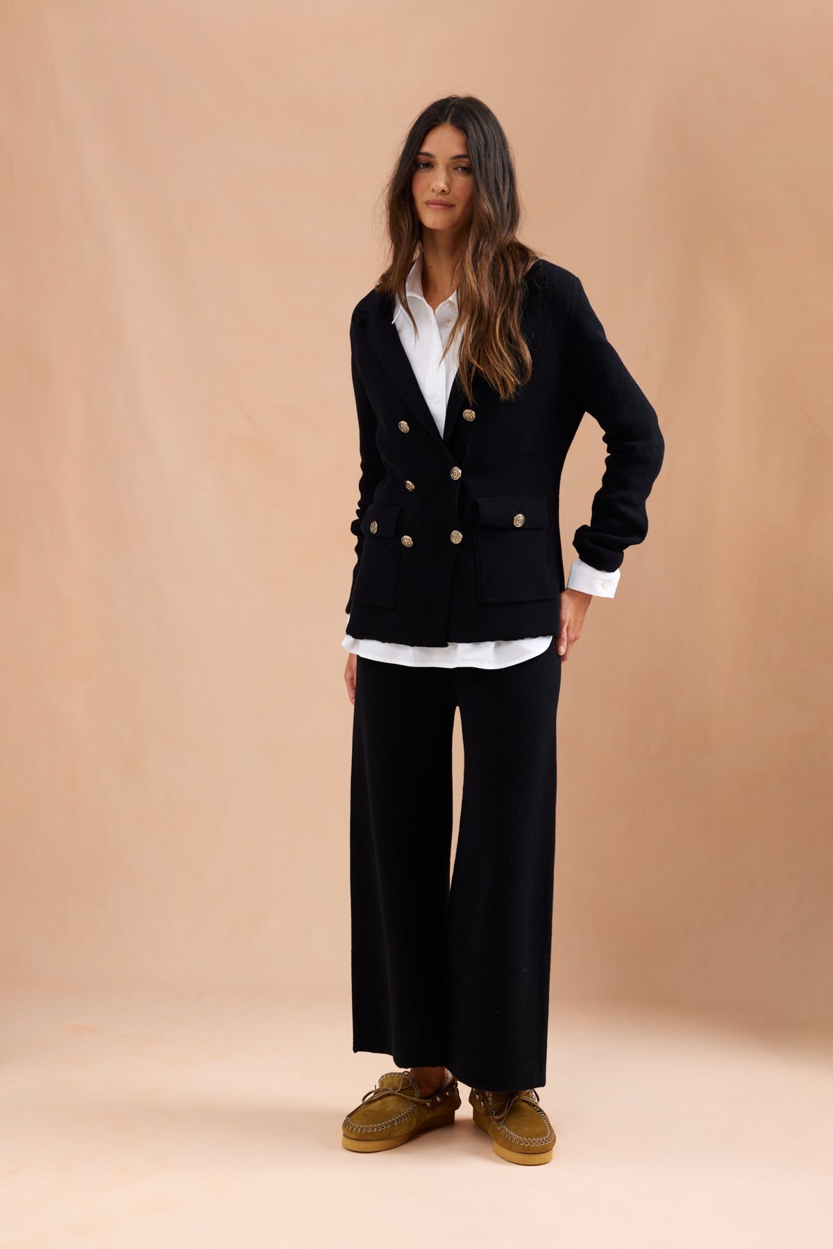 SPLIT POINT. Size 6 Only.