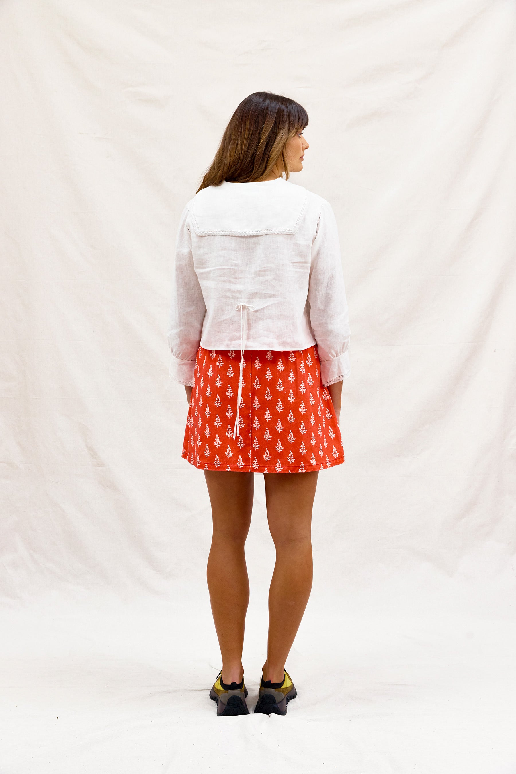 IT'S TIME FOR GLUHWEIN. Skirt.