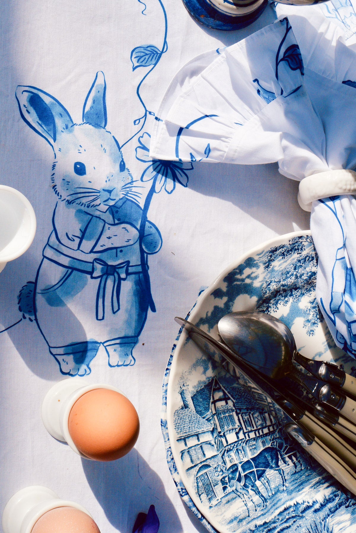 SQUIRREL NUTKIN. Napkins.