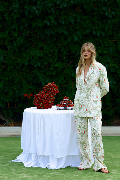 SERENA. Pant.
