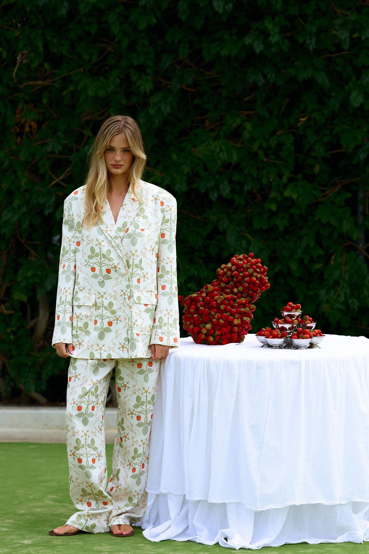 SERENA. Pant.