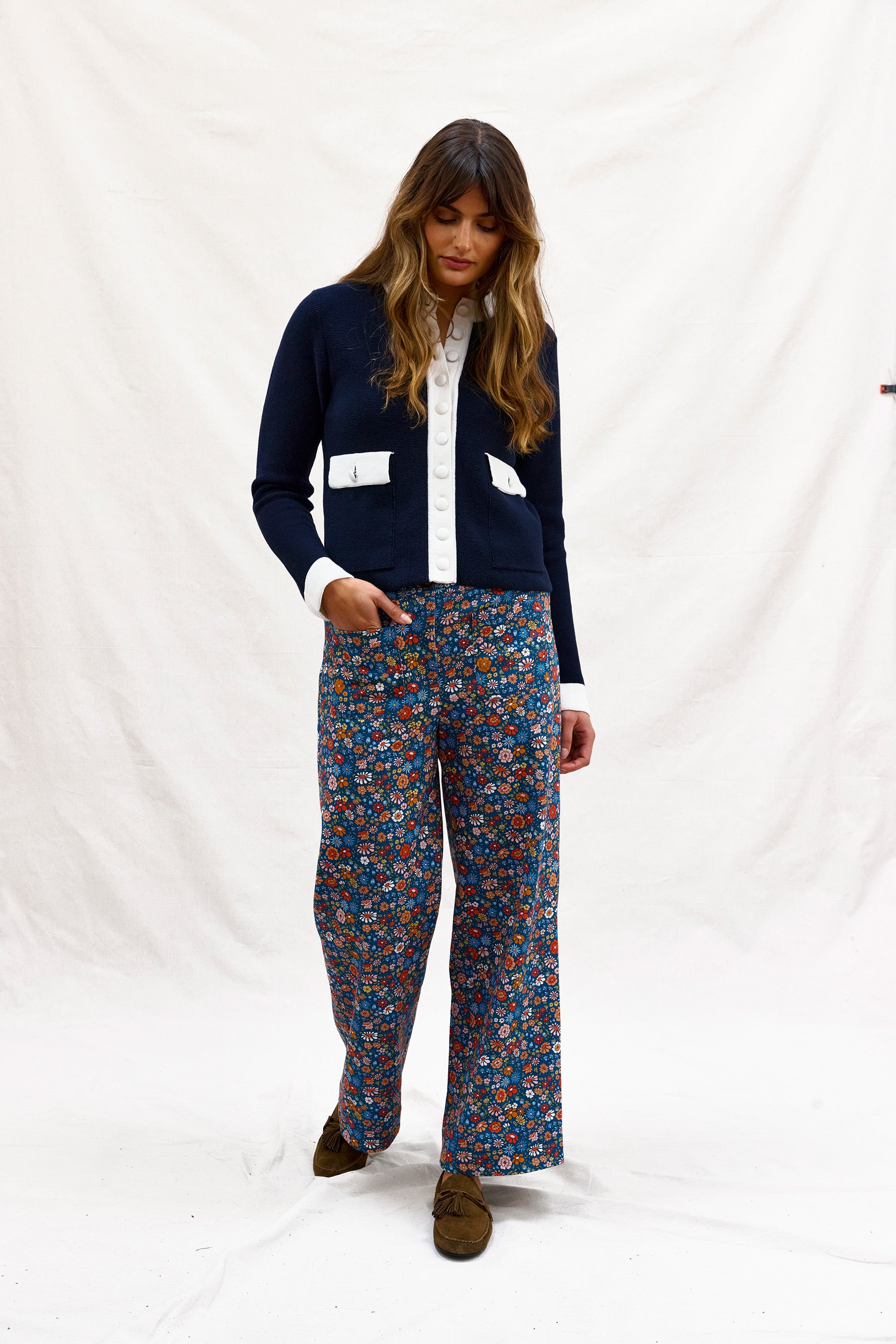 HAREBELLS & HEARTSEASE. Pant.