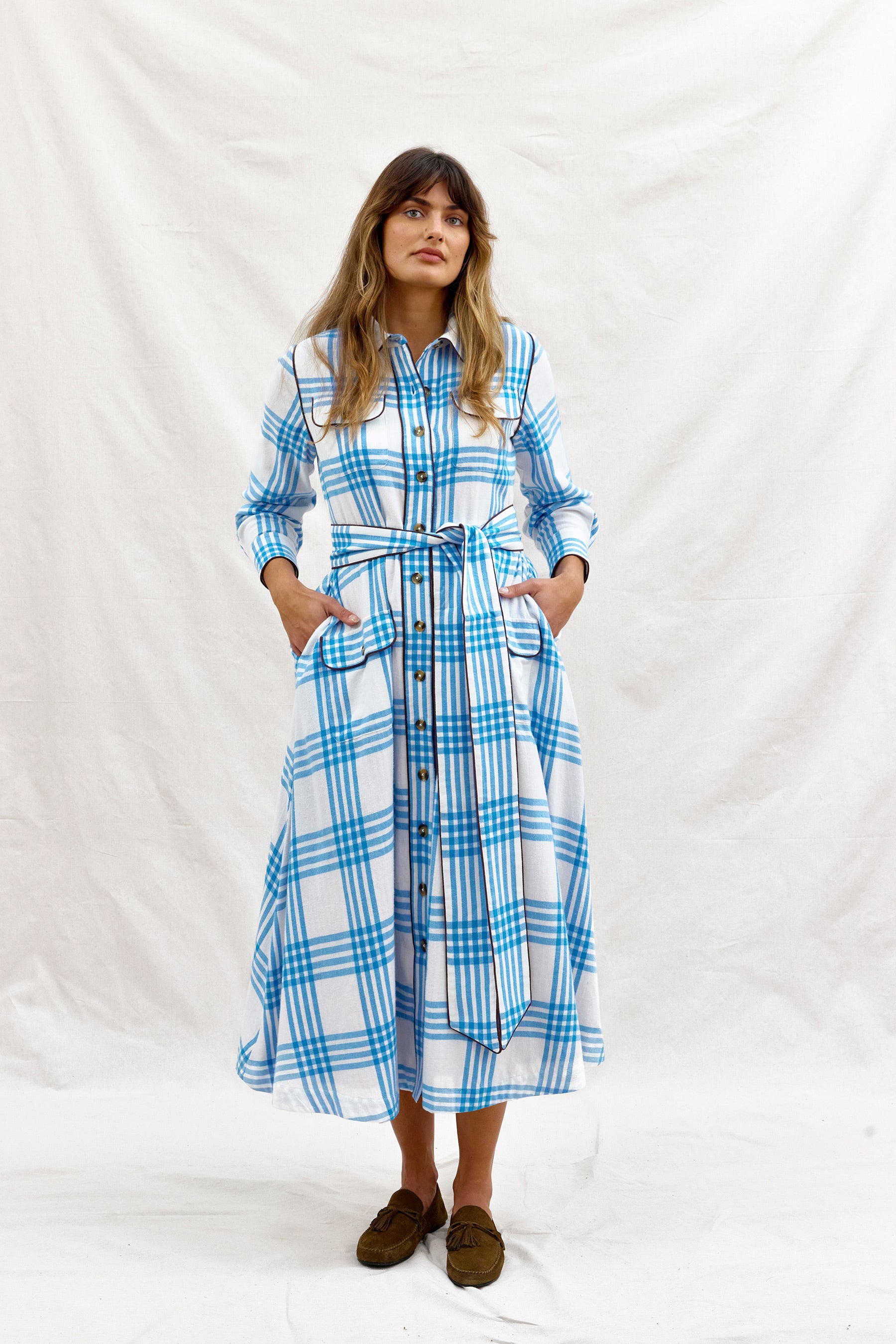 DINNER PLAIN WITH WAYNE. Dress.