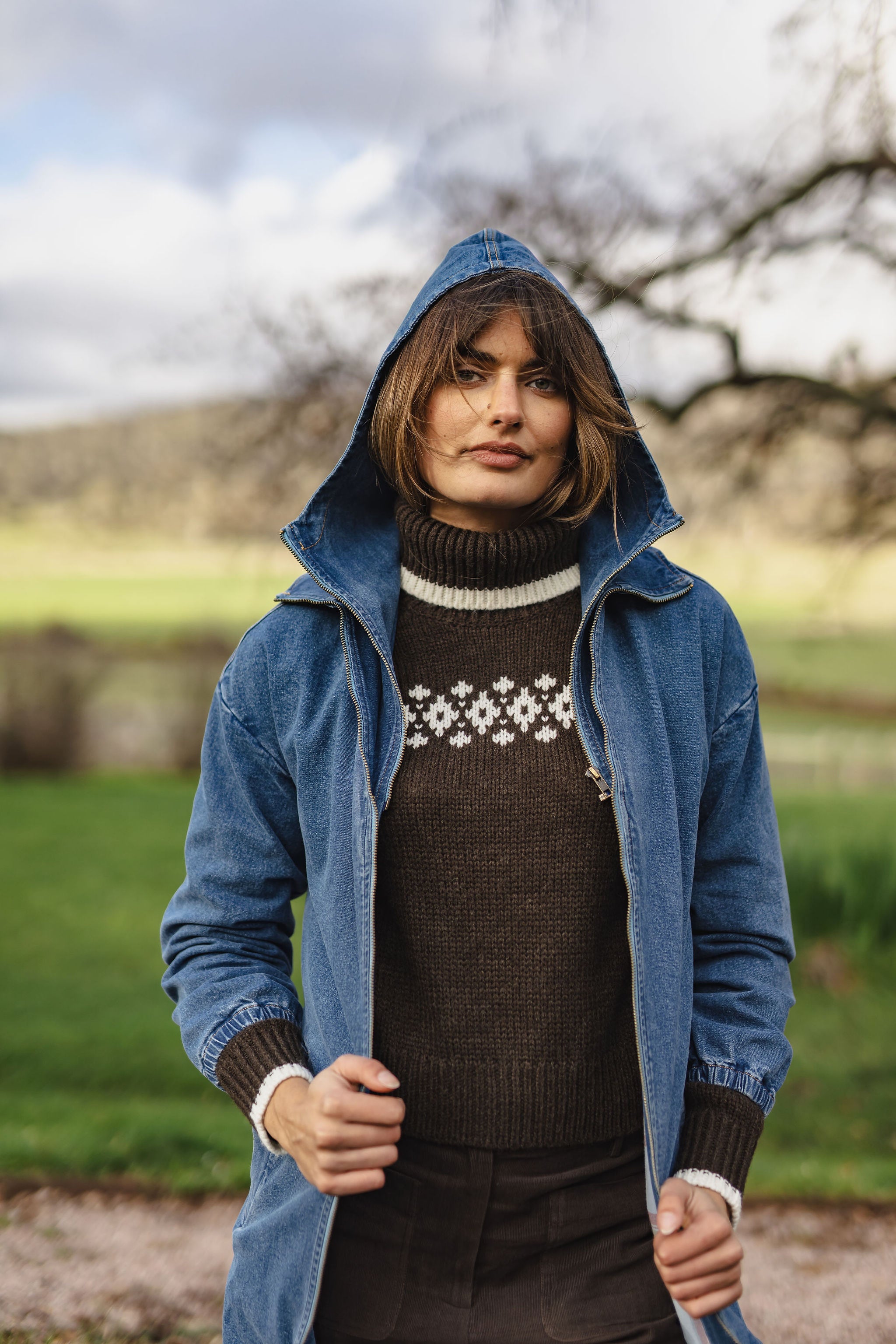 DICKY KNEES. Anorak.