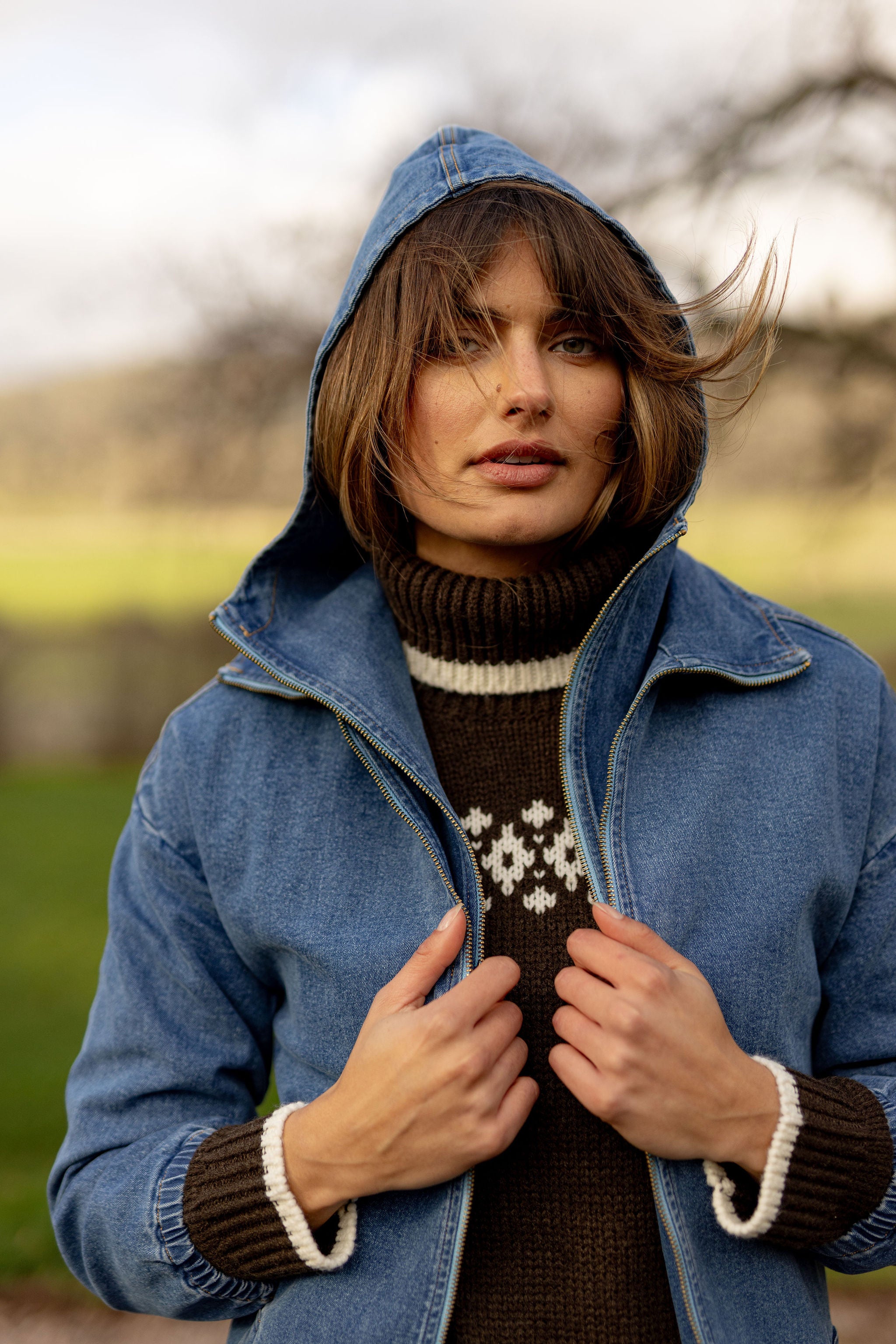 DICKY KNEES. Anorak.