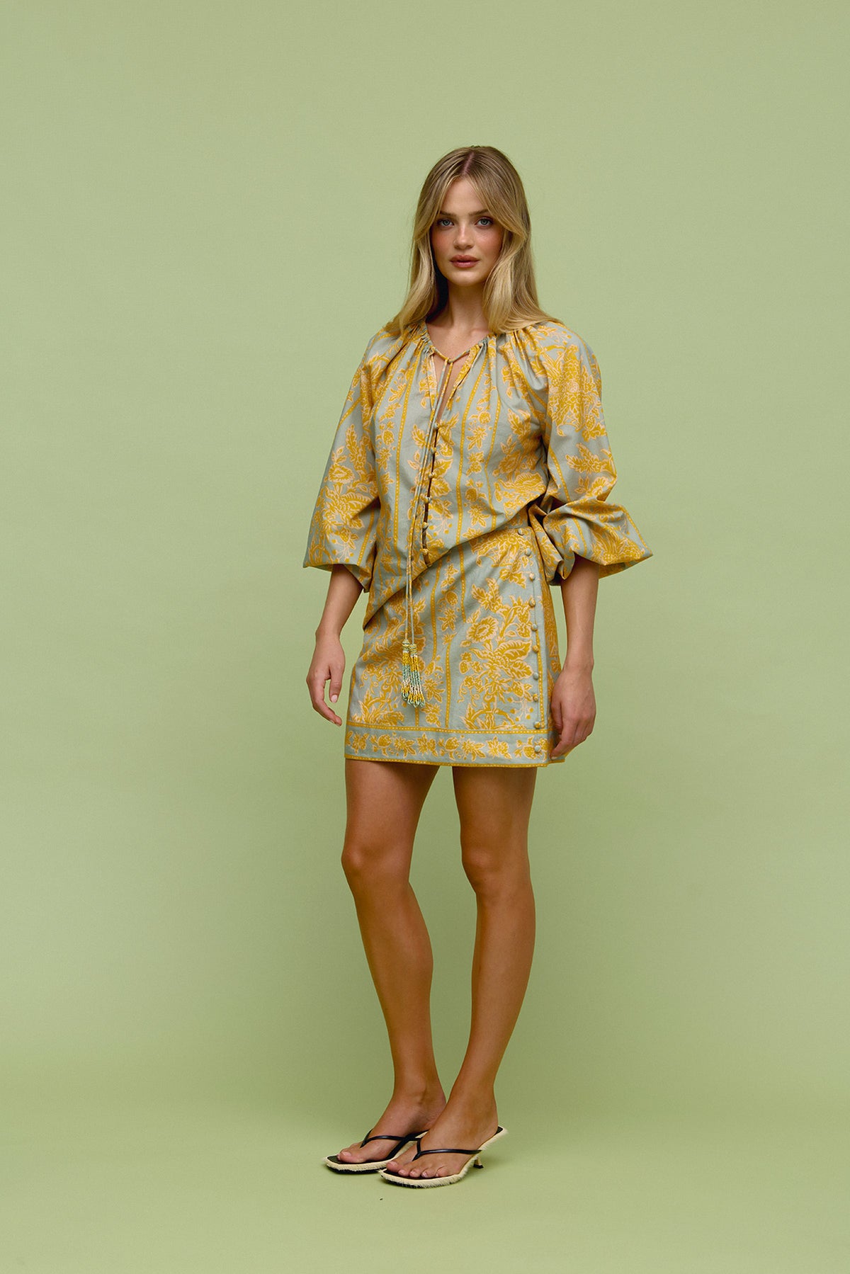 TALK TO THE BACKHAND. Skirt.