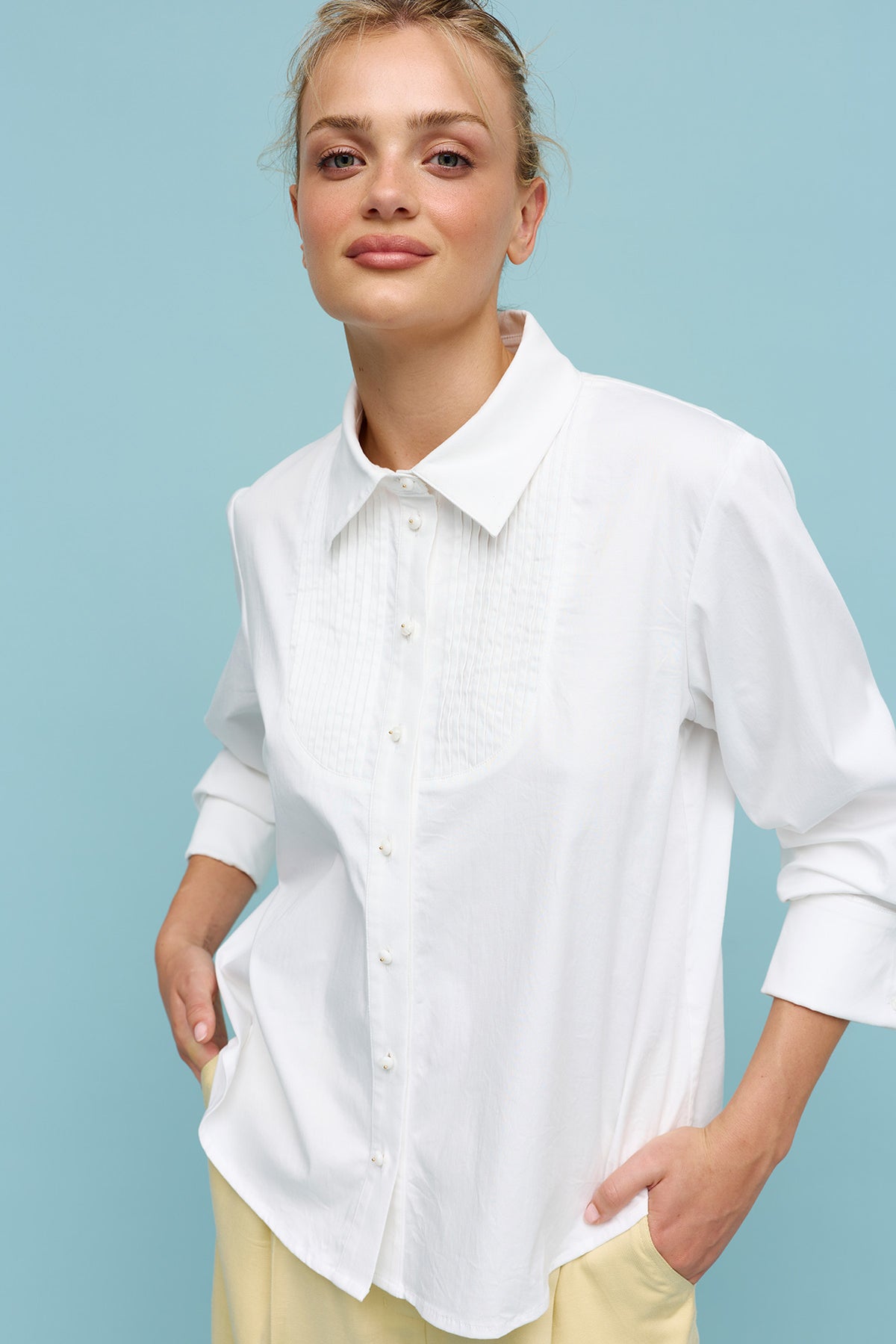 PLEATS. Top.
