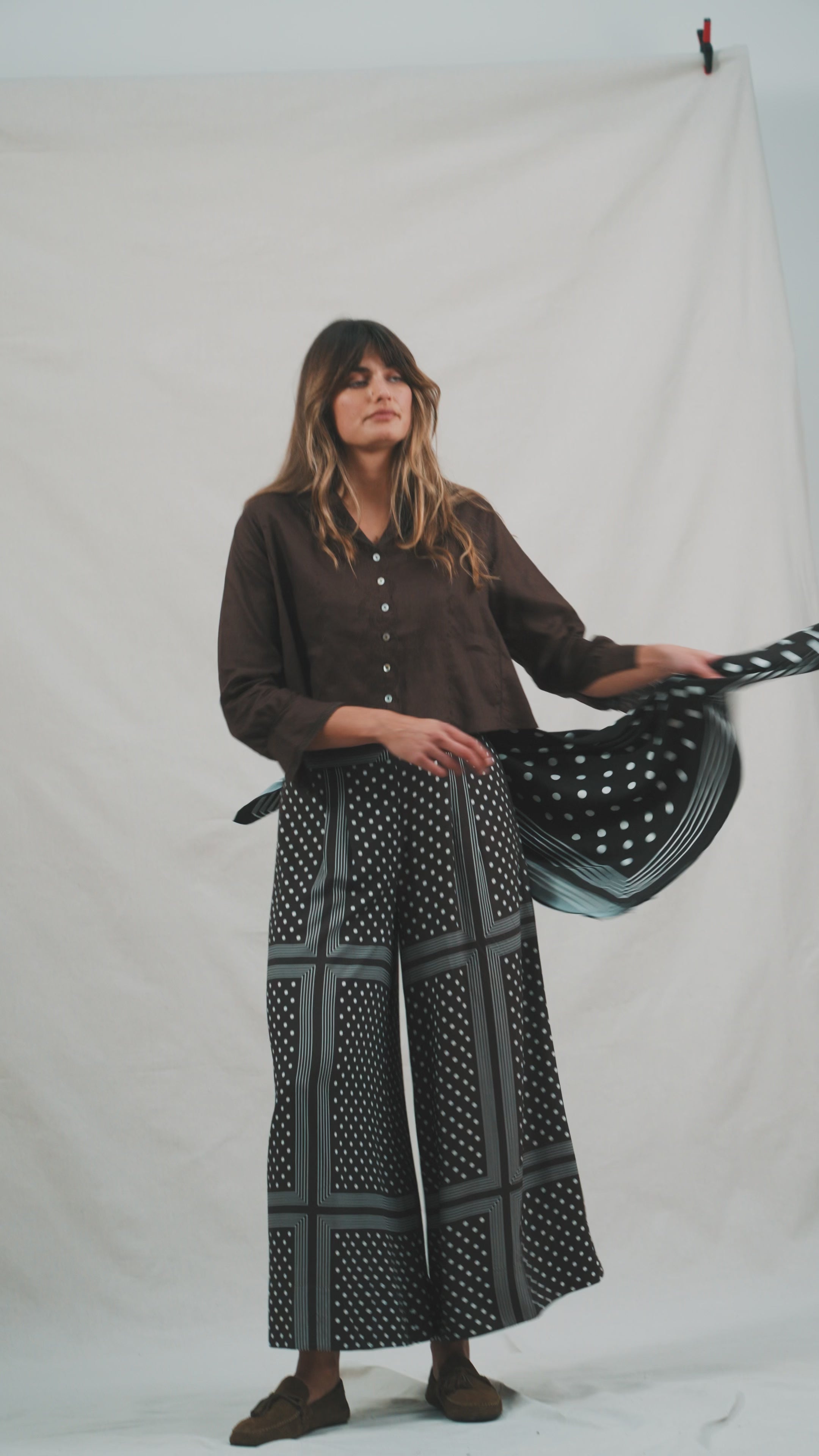 Load video: PRETZELS. Pant.